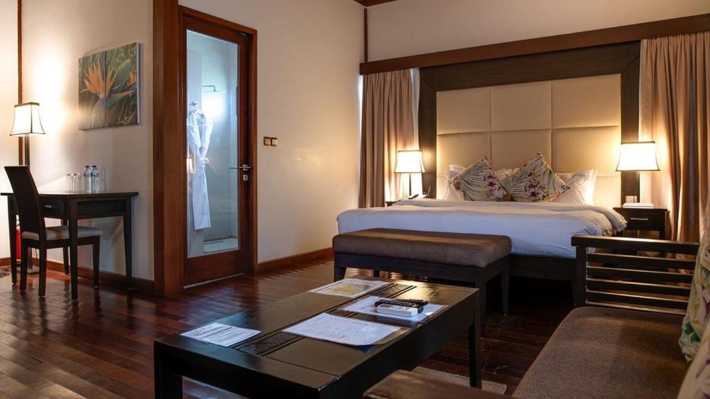 Lakowe Lakes Hotel, Golf And Country Estate By Newmark Lagos Esterno foto