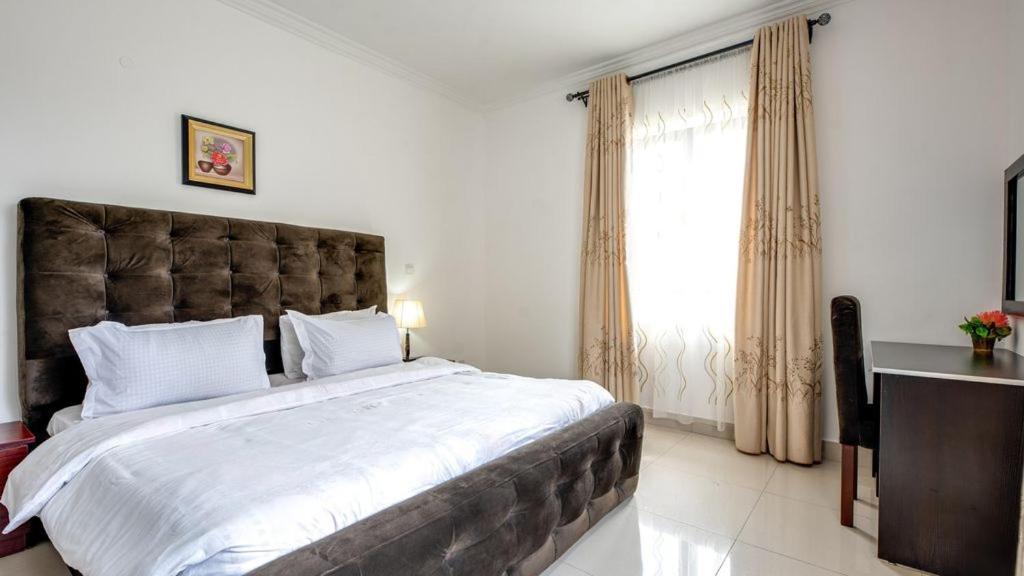 Lakowe Lakes Hotel, Golf And Country Estate By Newmark Lagos Esterno foto