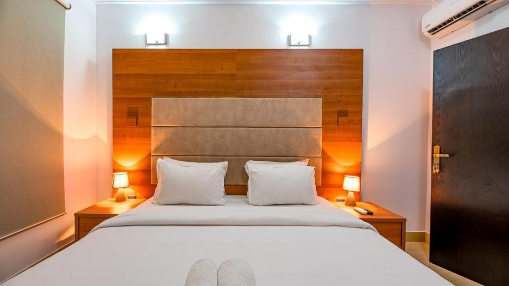 Lakowe Lakes Hotel, Golf And Country Estate By Newmark Lagos Esterno foto