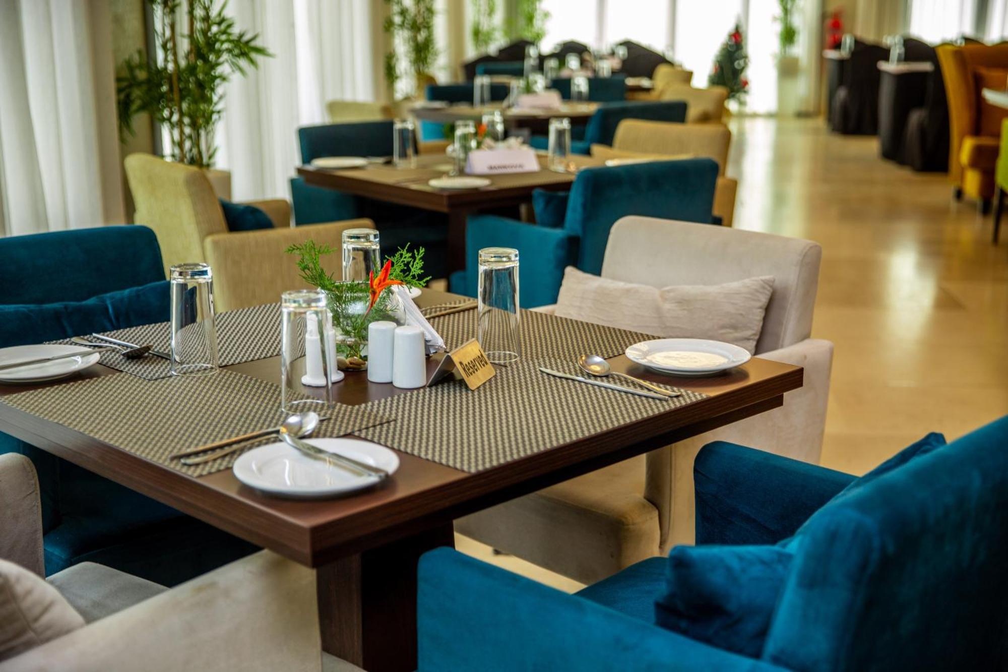 Lakowe Lakes Hotel, Golf And Country Estate By Newmark Lagos Esterno foto